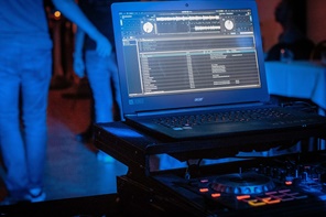 Mein DJ Controller mit Laptop